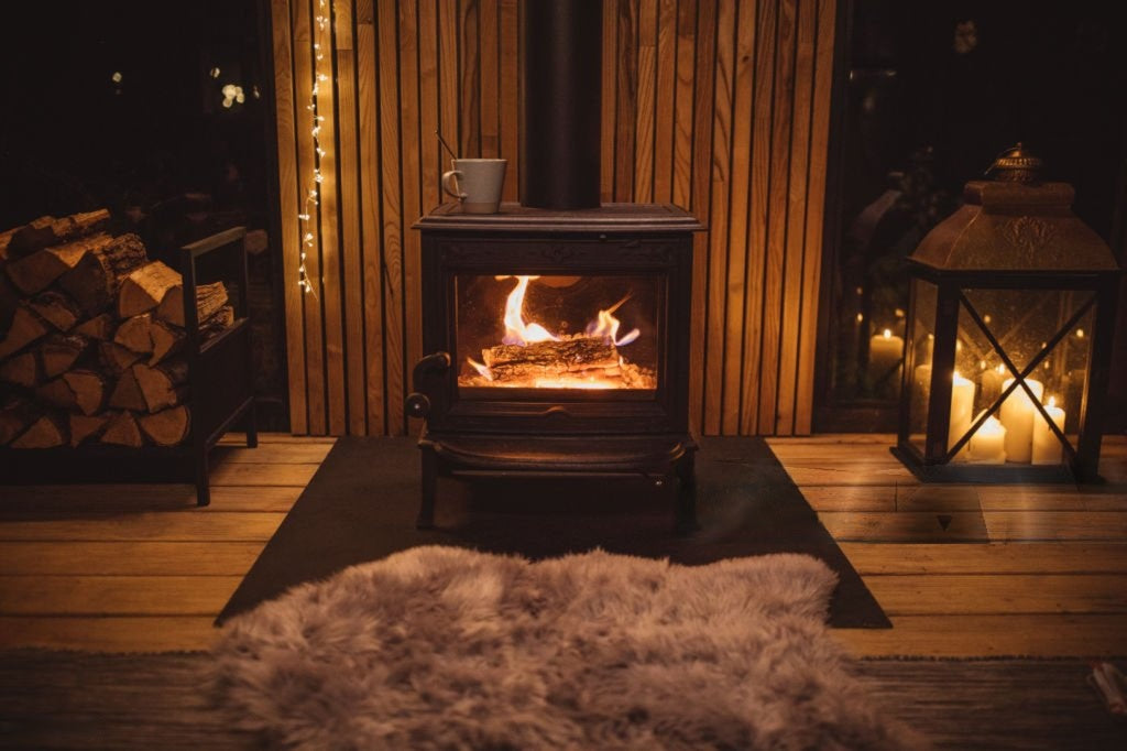 Bois de chauffage séché au four,<br>
prêt à brûler.
